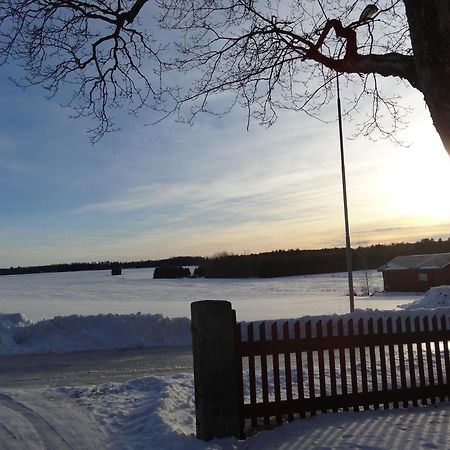 Roda Stugan Hedemora Buitenkant foto