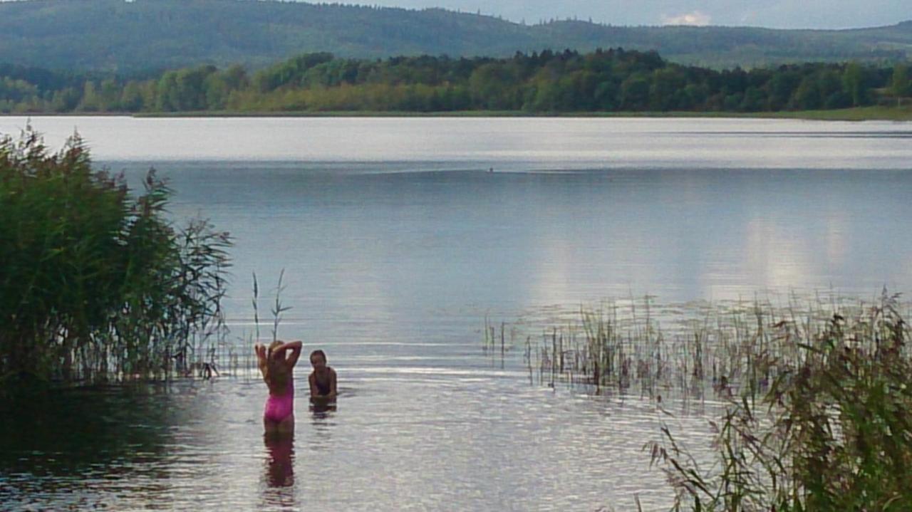 Roda Stugan Hedemora Buitenkant foto